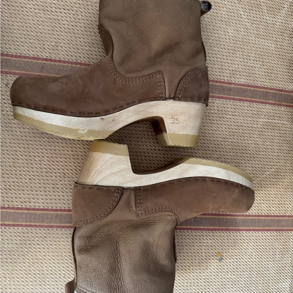 Sven Shoes - New ⭐️⭐️Sven Brown Leather Clogs 35 kids girls woman shearling boots 5 new wood
